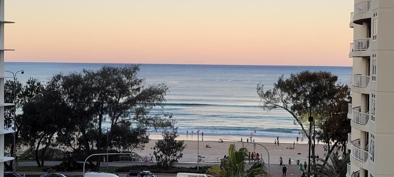 Apr Private Suites Moroccan By The Beach Gold Coast Exterior foto